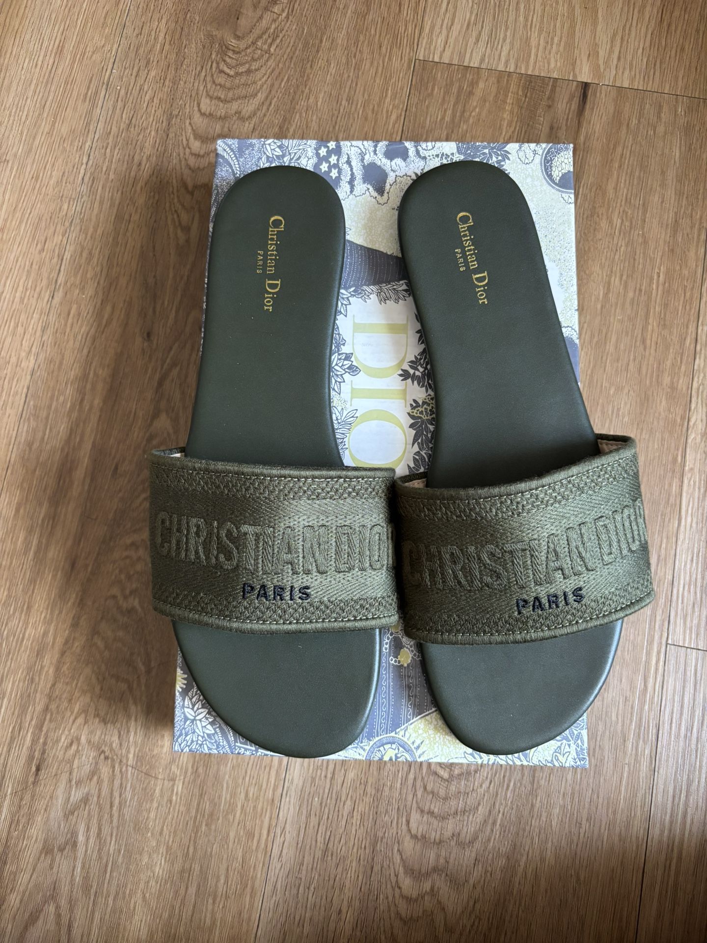 CD Sandals