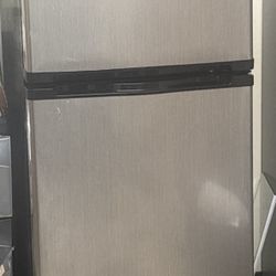 Insignia™ - 4.3 Cu. Ft. Mini Fridge with Top Freezer and ENERGY STAR Certification - Stainless Steel