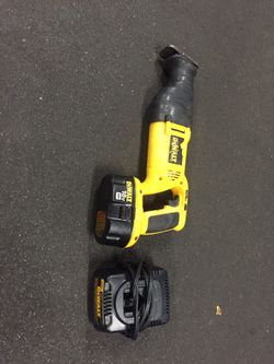 18v Dewalt reciprocathing saw works good