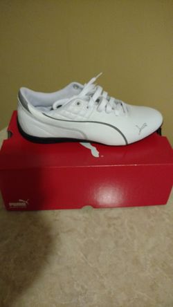 ** Pumas size 8 **