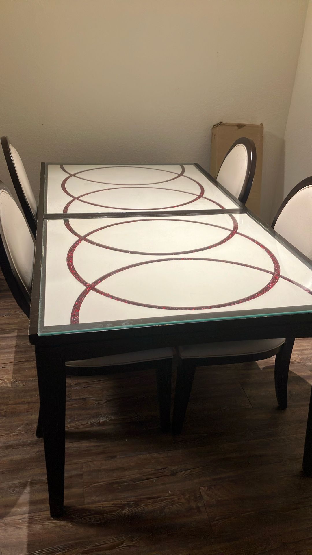 Dining Table &4 chairs /w extension