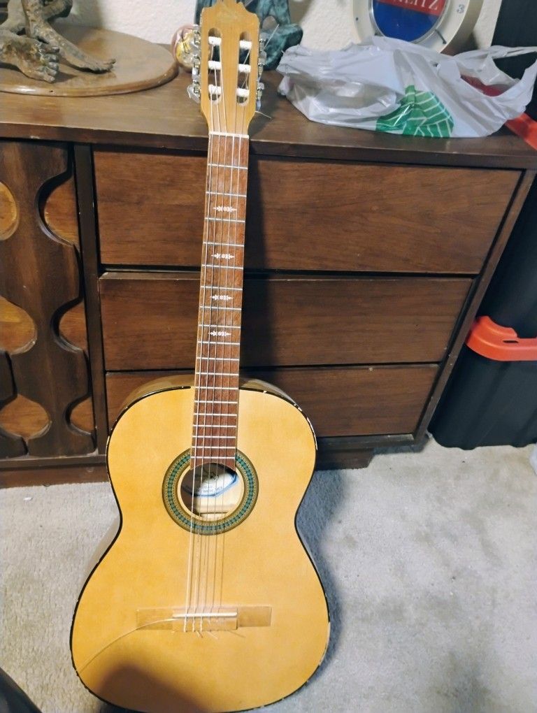 Guitarras Paracho Classic Acoustic Guitar