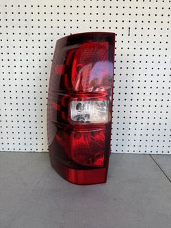 2007 2008 2009 2010 2011 2012 2013 2014 Chevy Tahoe Left Driver Side Taillight 