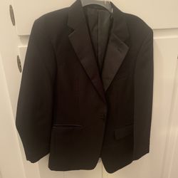 Men’s Tuxedo Size 35 S