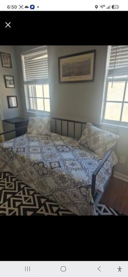 Metal Daybed Frame with Bedding
