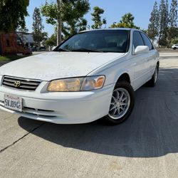 2000 Toyota Camry 