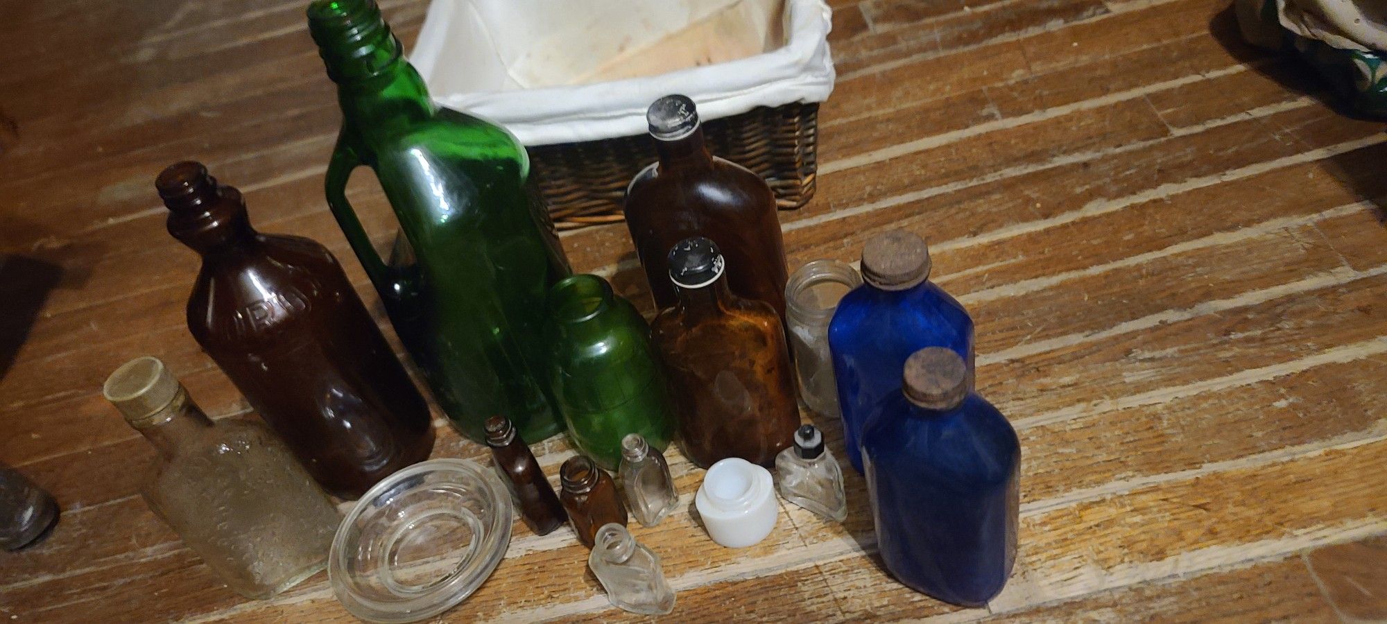 ANTIQUE BOTTLES GLASS ALL