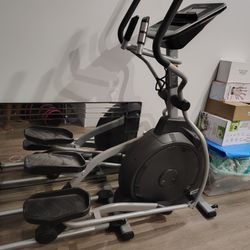 Spirit XE195 Elliptical 