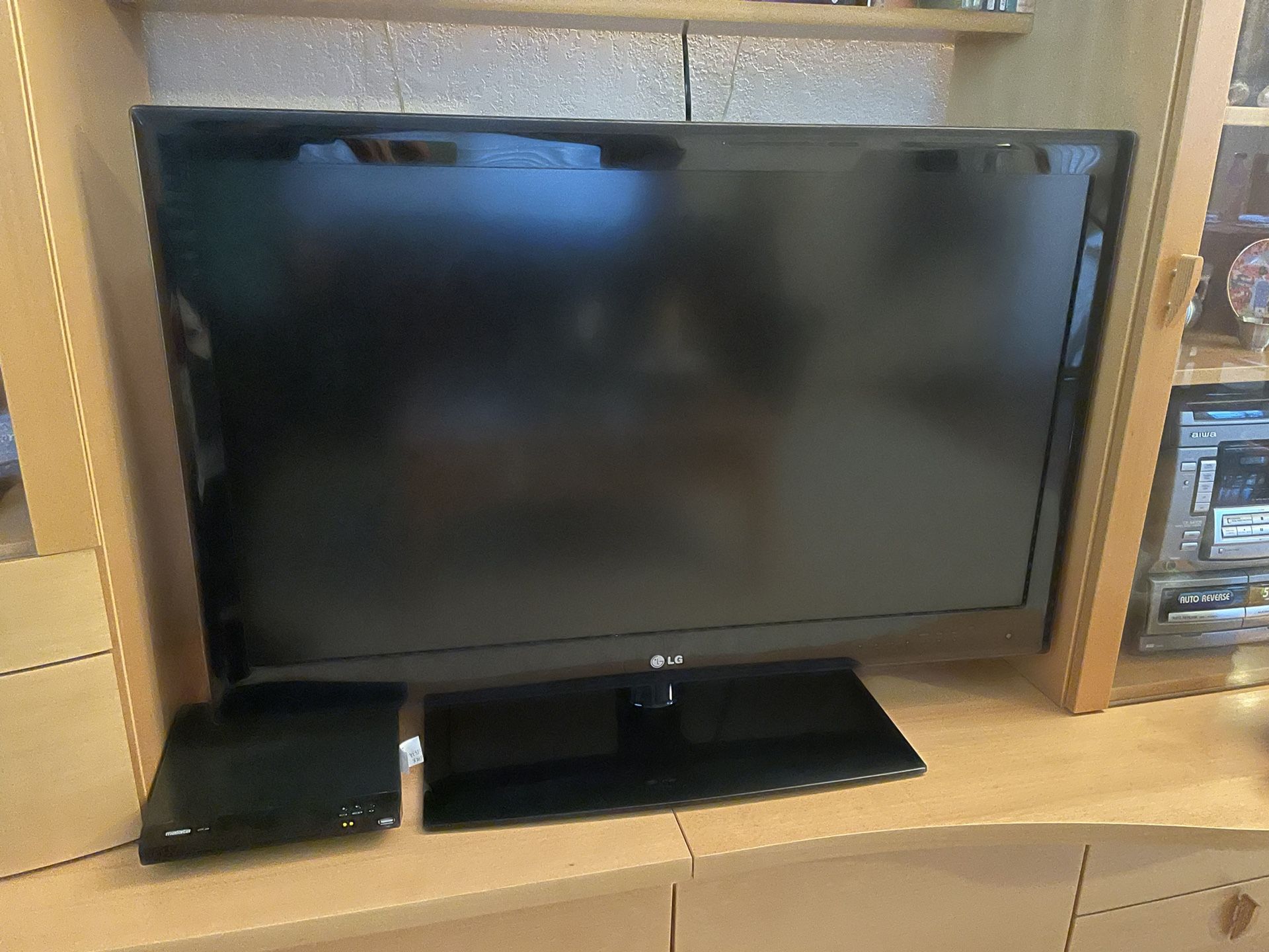 LG TV 36” Good Older TV Excellent Working Condition
