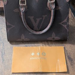 🔥🔥🔥Louis Vuitton Purse 🔥🔥!!!! 