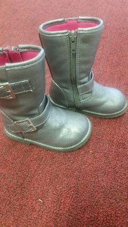 Boots size 5