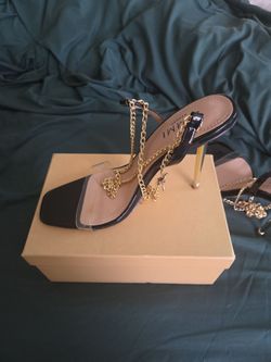 New scrappy gold belt shoe