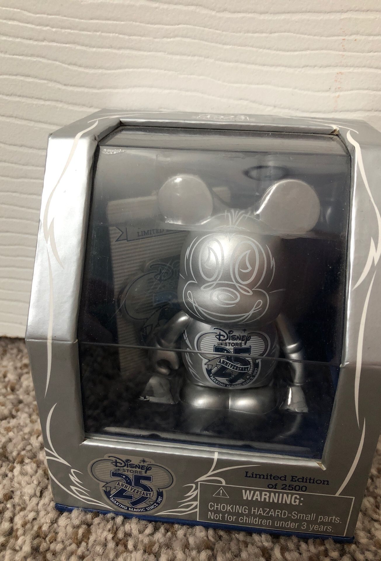 25th anniversary Disney 3” collectible figure & pin