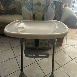 Chicco Polly Compact Fold Easy-Clean High Chair