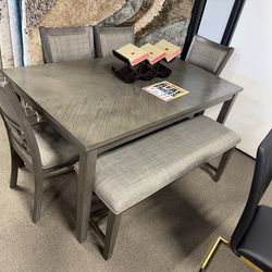 Perfect dining set! $599! Easy financing! 💕❤️🎉