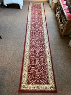 Rug Oriental, Beautiful Lyndhurst Rug 12’ L x 2’3” W