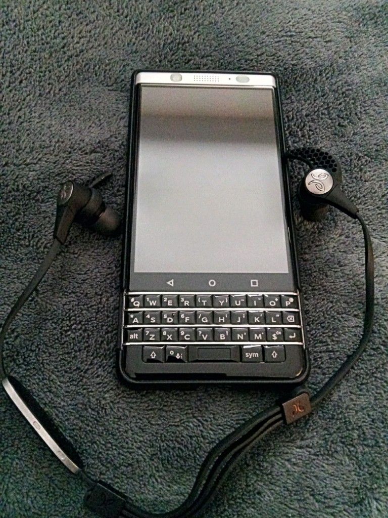 Blackberry Keyone silver like new