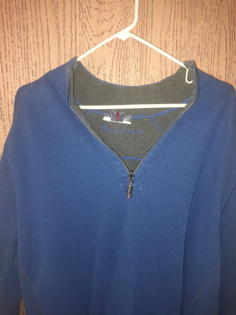 TOMMY BAHAMA REVERSEABLE BLUE AN GRAY XL SWEATER..