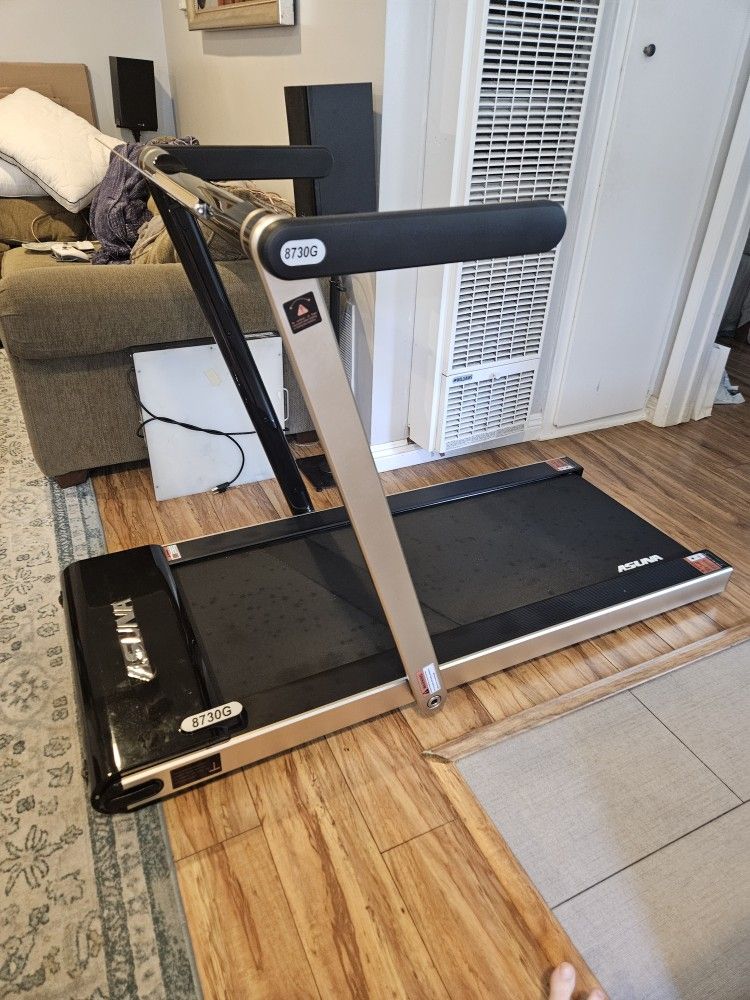 Treadmill Asuna 8730G for Sale in Los Angeles CA OfferUp