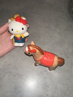 Hello Kitty Salt And Pepper shakers 
