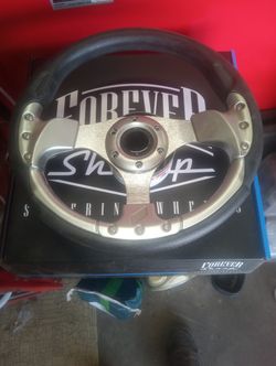 UNIVERSAL 320 MM STEERING WHEEL BRAND NEW WITH HORN SWITCH 