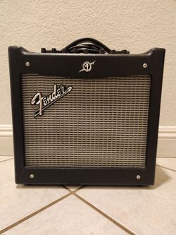 Fender Mustang 1 amp.