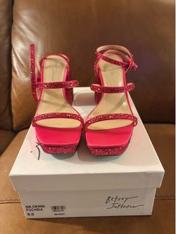 Betsey Johnson Denni fushcia platforms