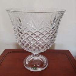 Shannon (Ireland) Crystal Centwrpiece Bowl (Footed)