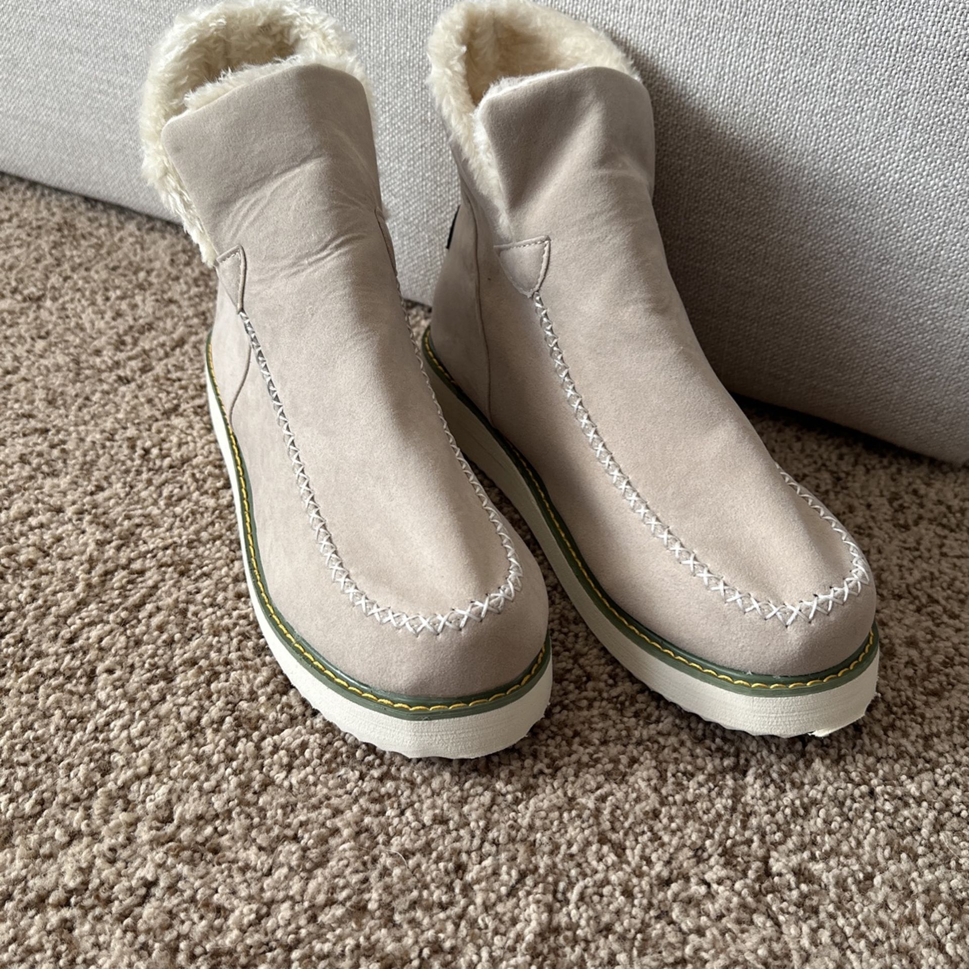 Women’s Ankle Snow Boots Size 9