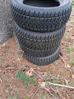 Artic claw winter TXI tires 215/60R16 M+S