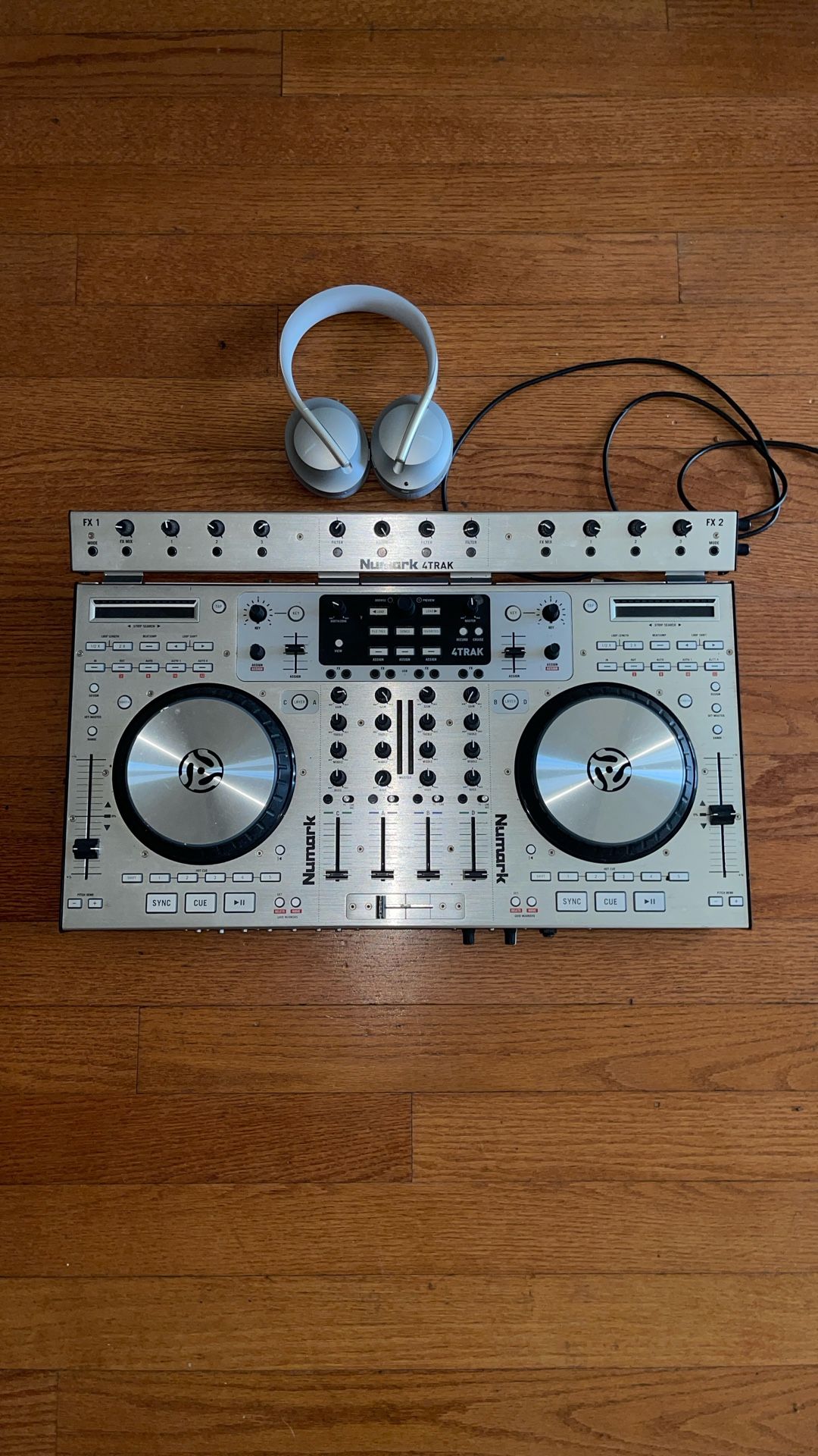 Numark Controller & Bose Headphones