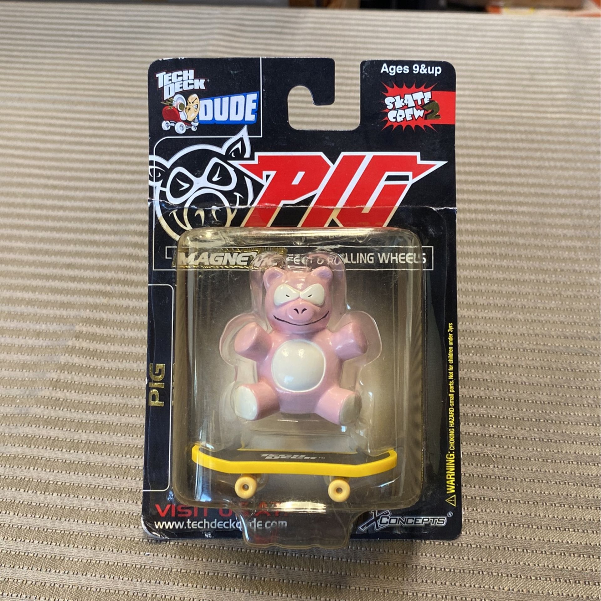 Tech Deck DUDE Skate Crew Pig Series 2 SEALED packaging not perfect