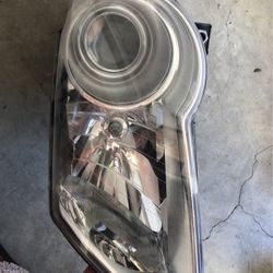 VW Headlight ONE ONLY