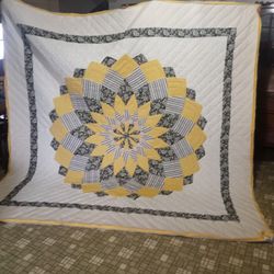 Giant Die Young King Size Amish-made Quilt Snohomish Quiz