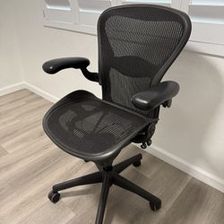 Herman Miller Aeron Classic - Size B, Fully Loaded