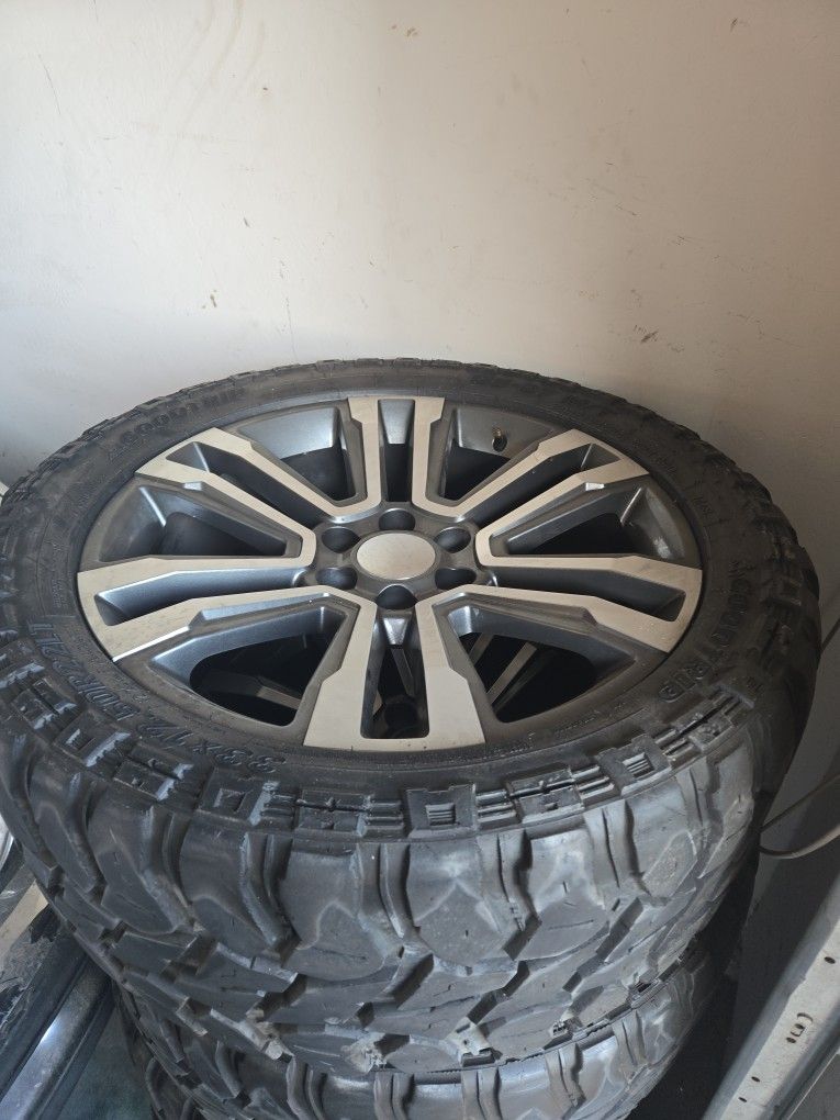 33x12.50 R22LT