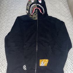 A Bathing Ape Bape Shark Hoodie Futura Size Large Rare Supreme Box Logo Bbc Ice Cream VLONE Cactus Flea Human Made Gallery Department Box Logo Master