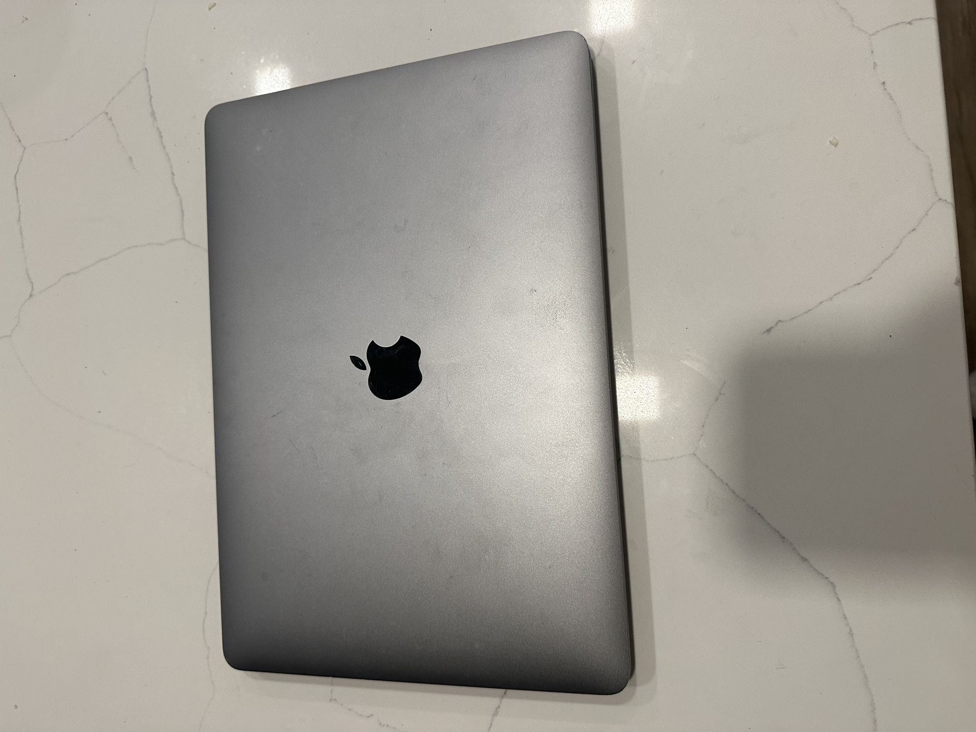 MacBook Pro (13-inch, M2, 2022