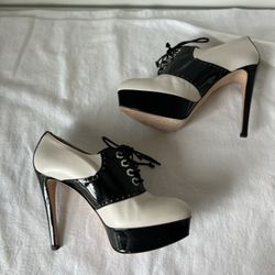 Must GO! Send Best OFFER! Beautiful Stuart Weitzman Platform Stiletto Black/White Lace Up Booties! Size 9