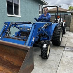 2005 New Holland Tractor TC30