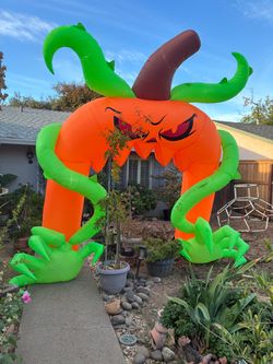 12’ tall Halloween Pumpkin Arch Inflatable