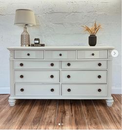 Wood dresser
