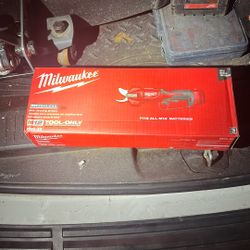 Milwaukee M12 Pruning Shears 2534-20