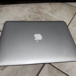 Used MacBook 2018 13” Silver 