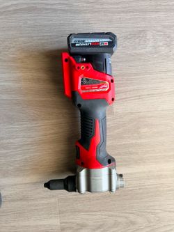 Milwaukee rivet gun