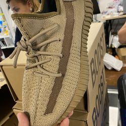 Yeezy 350 Boost Earth  Size 7,7.5,10,11.5