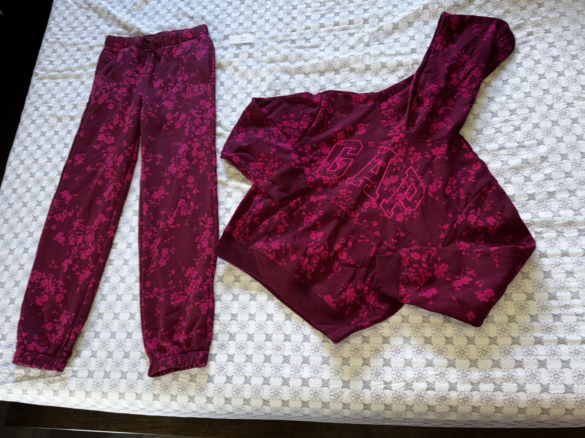 Girls set size XL (12) Brand new with tags Brand Gap Kids