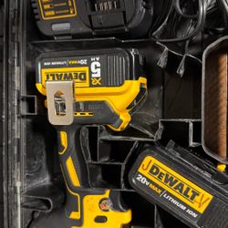 DEWALT DCD996P2 20V MAX Lithium-Ion XR Lithium lon Brushles...