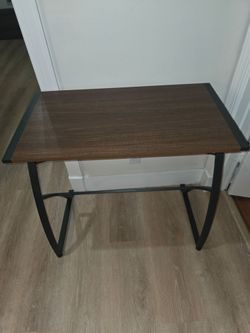 Computer desk