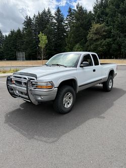 Dodge Dakota Extended Cab Pickup Truck